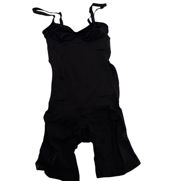 Skims Seamless Sculpting Mid Thigh Bodysuit Black Onyx NWOT Size Medium - Picture 1 of 5